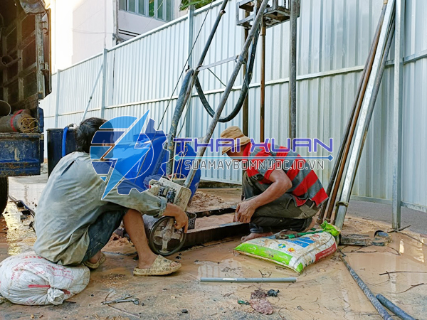 Thợ khoan giếng tại Bình Dương